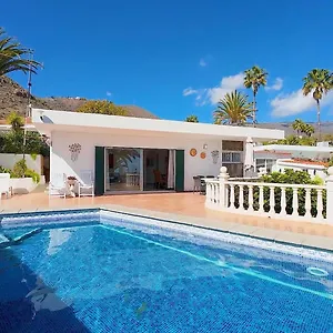 https://detached-villa-private-pool-only-10-minutes-to-beaches.tenerifehoteles.net